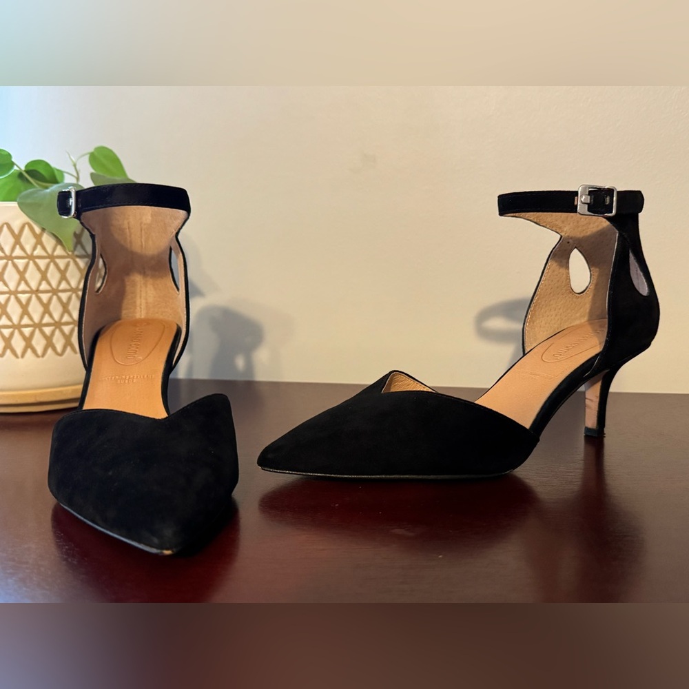 Corso Como ~ USED Devorah Pump Black Suede Size 7M.